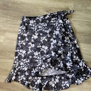 Cute flower skirt